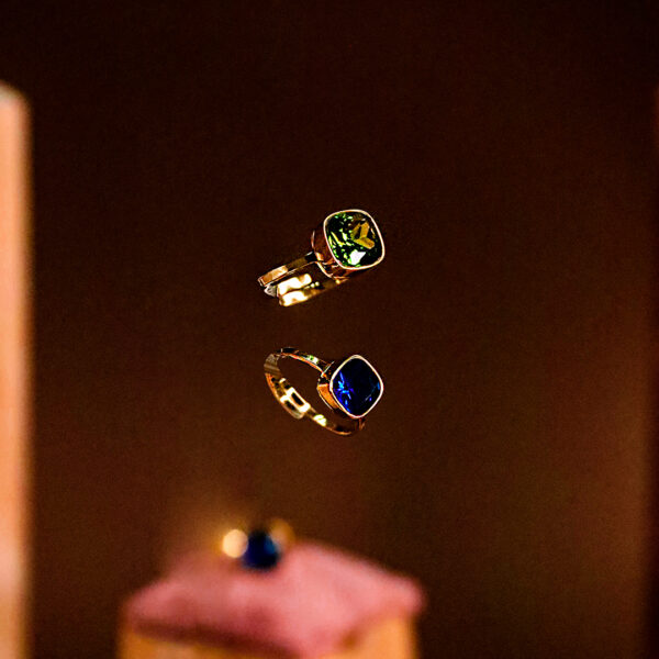Anillo Ajustable Dorado con Gema Grande (Diferentes colores) - Imagen 4