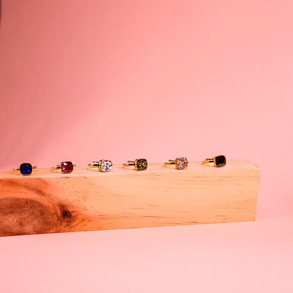 Anillo Ajustable Dorado con Gema Grande (Diferentes colores) - Imagen 5
