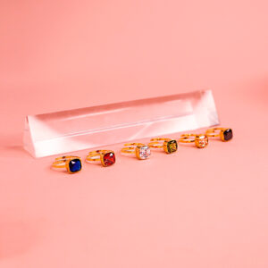 Alternative view of Anillo Ajustable Dorado con Gema Grande (Diferentes colores)