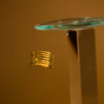 Anillo Dorado de Acero Inoxidable (ajustable) - Africano fondo oscuro