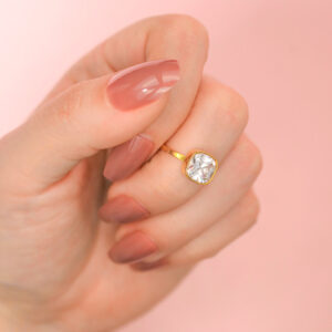 Anillo Dorado de Acero Inoxidable (ajustable blanco) - Maxi Gema pieza puesta