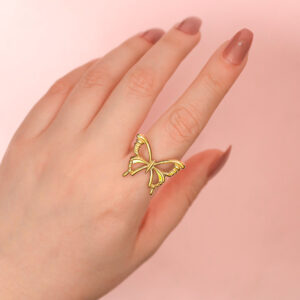 Anillo dorado de acero inoxidable de mariposa - Kupu vista puesto