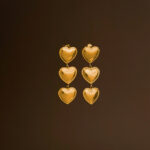 Aretes Dorados de Acero Inoxidable de Corazón - Poker Love fondo oscuro