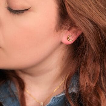 Aretes de Acero Inoxidable de Luna - Mahina pieza puesta