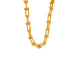 Collar Dorado de Acero Inoxidable Eslabón U - Infinito fondo blanco