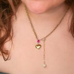 Collar Dorado de Acero Inoxidable de Corazón - Lussuoso vista puesto