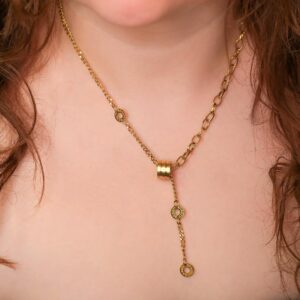 Collar Dorado de Acero de Titanio - Carrete pieza puesta