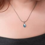 Collar de Acero de Titanio - Raindrop pieza puesta