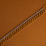 Pulsera Dorada de Acero Inoxidable - Tripler fondo oscuro