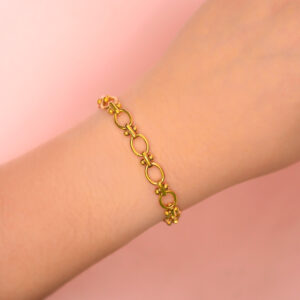 Pulsera Dorada de Acero de Titanio - Sagtis vista puesto